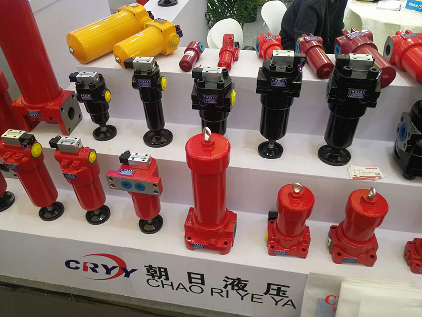 隨著生產(chǎn)制造業(yè)的發(fā)展，液壓配件作為機(jī)械的零件之一被廣泛使用，其中液壓配件起著不可或缺的作用，因?yàn)槭菬o形的存在，所以容易被忽視，那么，下面跟著遠(yuǎn)征液壓一起了解下液壓配件生產(chǎn)應(yīng)符合技術(shù)和使用標(biāo)準(zhǔn)吧!